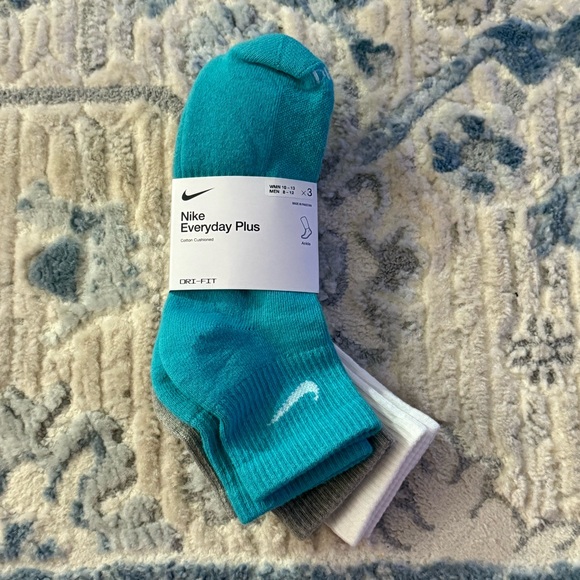 Nike Everyday Plus Cushioned Training Ankle 3-Pack Socks - Size Large - Picture 1 of 7